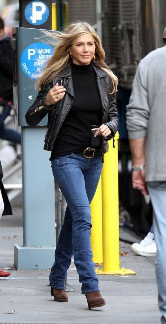 Las 5 Claves Del Estilo De Jennifer Aniston ¡Nos Encanta! | Effortless Chic