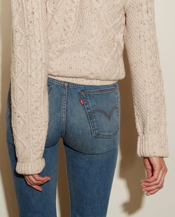 Este es el jeans que hace una cola perfecta (comprobado) | Effortless Chic