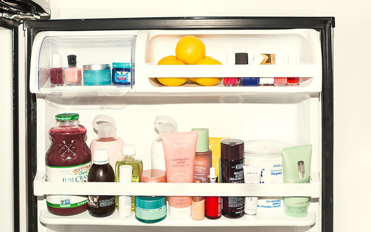 cosméticos en el refrigerador