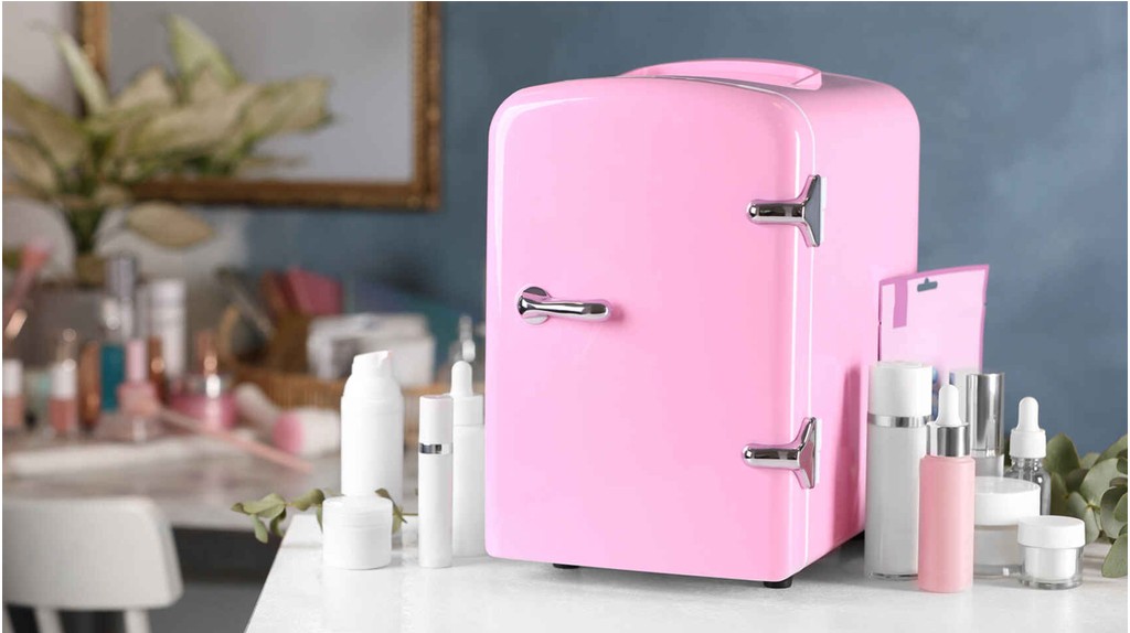 cosméticos en el refrigerador