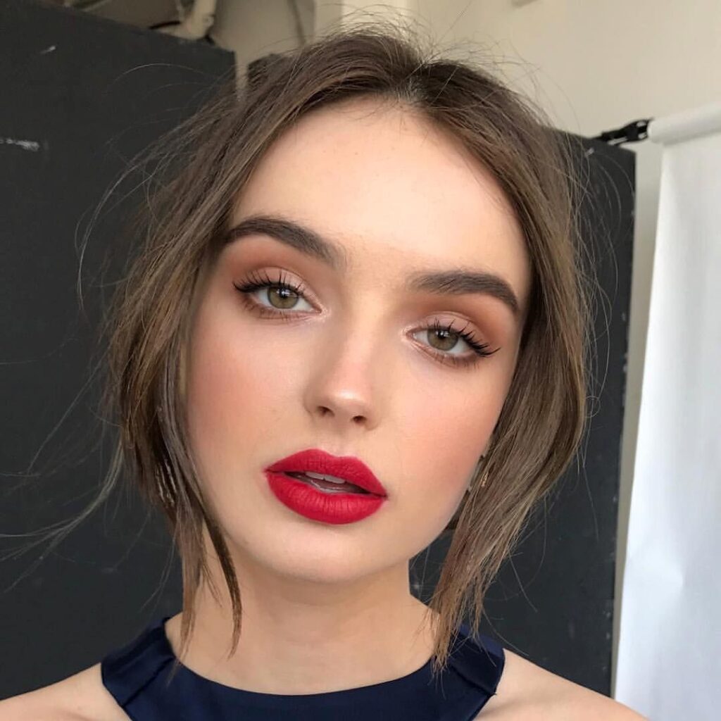 Los mejores looks de maquillaje con labios rojos | Effortless Chic