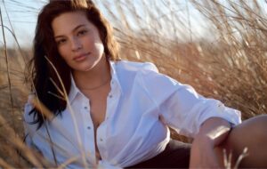 mujeres con busto grande