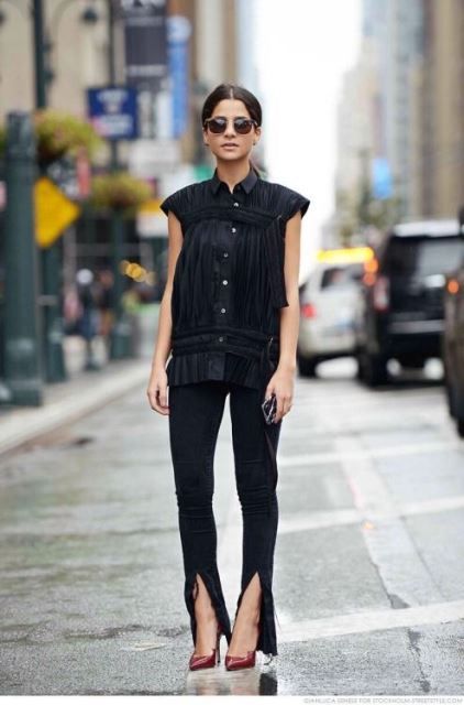 leggings con una abertura