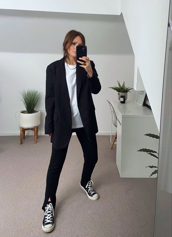 leggings con una abertura