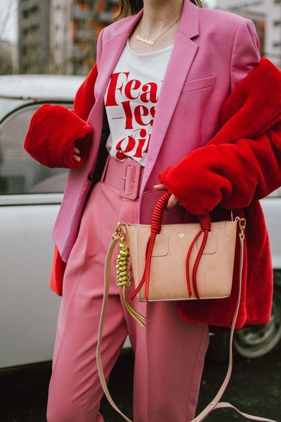 combinar rosado y rojo