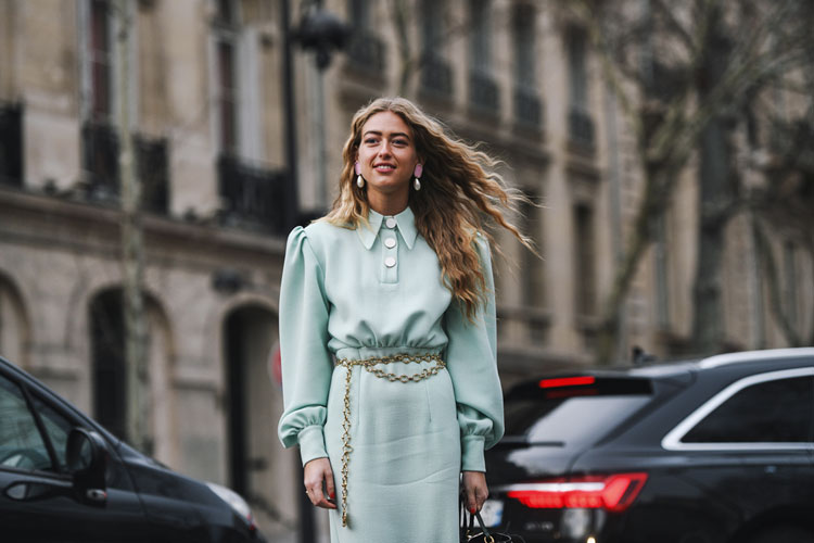 cinturón de cadena vestido