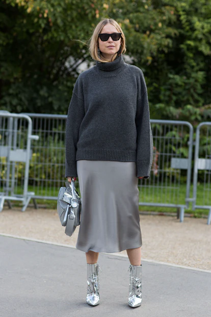 vestido satinado con cardigan 2