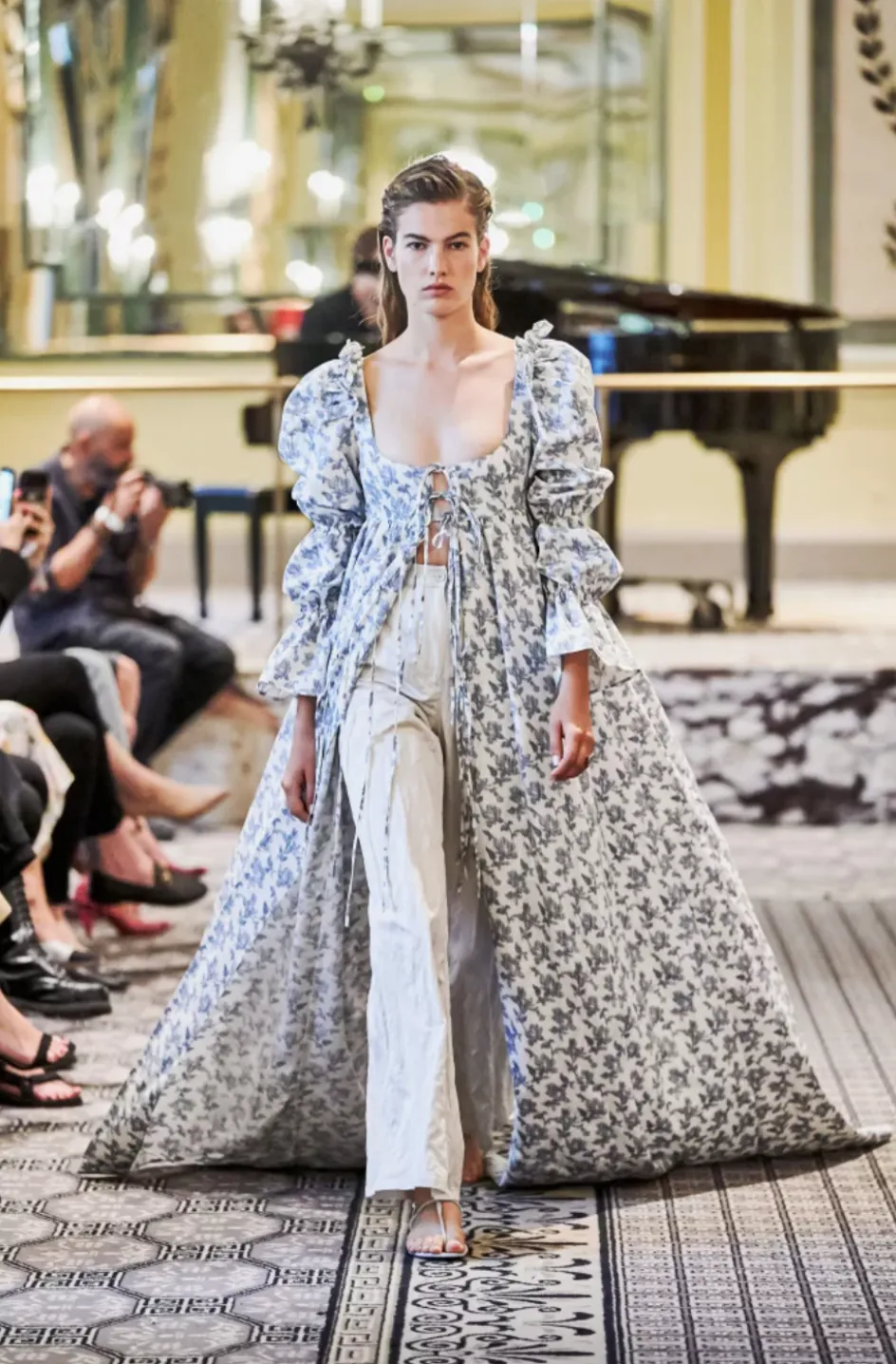 Vestido con pantalón